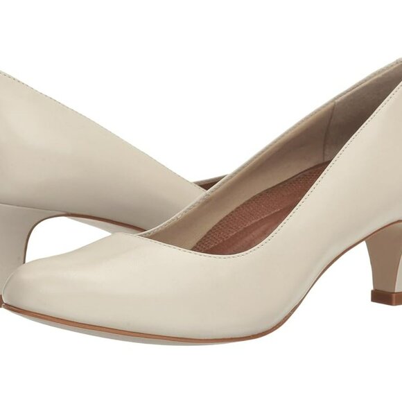 NWOT Women's Walking Cradles Joy Pump in Bone Cashmere - Size 9W (D) - Picture 1 of 8